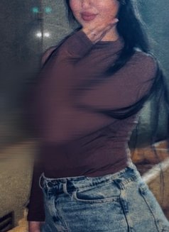 Rania - escort in Cairo Photo 5 of 5