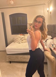 Rania - masseuse in Al Manama Photo 5 of 6