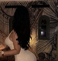 Lina - puta in Dubai Photo 3 of 6