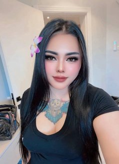 Rania - escort in Riyadh Photo 2 of 13