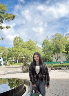 Rania - escort in Riyadh Photo 6 of 13