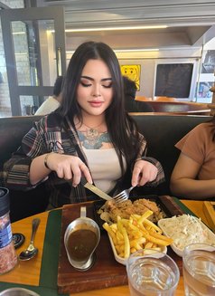 Rania - escort in Riyadh Photo 7 of 13