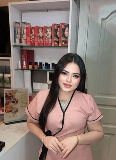 Rania - escort in Riyadh Photo 8 of 13