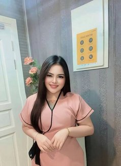 Rania - escort in Riyadh Photo 10 of 13