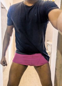 Ranidu - Acompañantes masculino in Colombo Photo 1 of 3