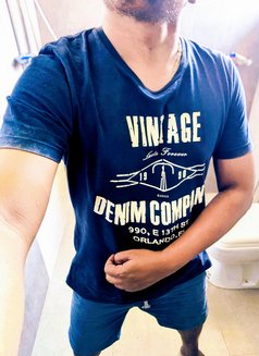 Ranidu - Male escort in Colombo Photo 5 of 6
