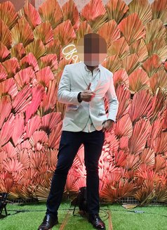 Ranjeet: Attractive, Educated & Discreet - Male escort in Mumbai Photo 3 of 7