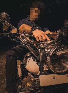 Ranjeet: Attractive, Educated & Discreet - Male escort in Mumbai Photo 4 of 7