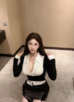 Ranran Premium Escort Service Taiwan - escort agency in Taipei Photo 1 of 12