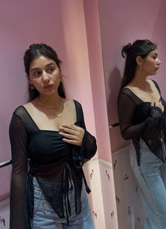 Ranu - escort in Madurai Photo 1 of 3