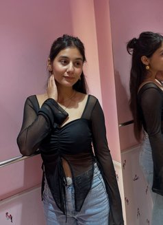 Ranu - escort in Madurai Photo 2 of 3