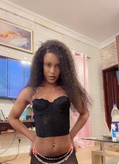 Ranya - Dominadora transexual in Abidjan Photo 4 of 7