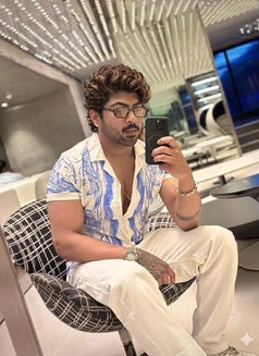 Raone - Male escort in Kolkata Photo 12 of 12