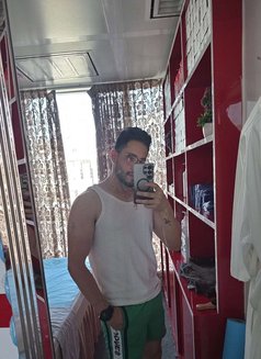 Raphael - Male escort in Abu Dhabi Photo 2 of 3
