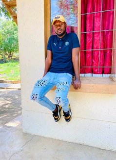 Raphael - Male escort in Johannesburg Photo 1 of 4