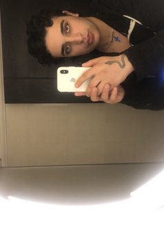 Raphael - Male escort in Beirut Photo 4 of 5