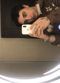 Raphael - Male escort in Beirut Photo 5 of 5