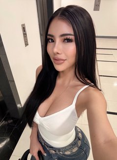 Rara - escort in Mumbai Photo 3 of 6