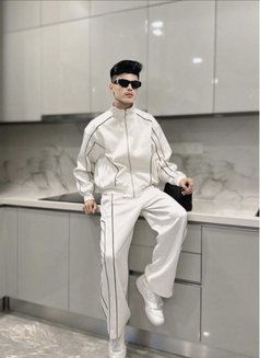 Rasel Muharzan - Male escort in Kuala Lumpur Photo 1 of 4