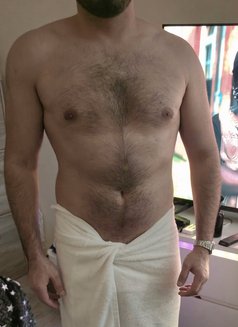 Rashid - Acompañantes masculino in Dubai Photo 3 of 4
