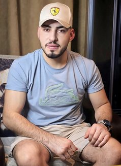 Rashid the monster cock very thick - Male escort in Dubai Photo 5 of 6