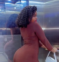 Rashidah - puta in Yiwu