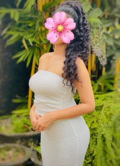 Ravini Girl (Camshow Only) - puta in Colombo Photo 1 of 11
