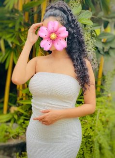 Ravini Girl (Camshow Only) - puta in Colombo Photo 3 of 11