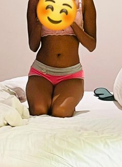 Rashini Petite Girl - escort in Colombo Photo 2 of 4