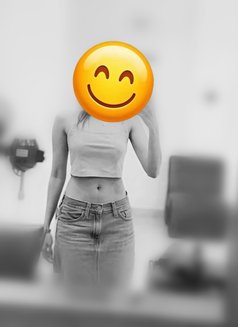 Rashini Petite Girl - escort in Colombo Photo 5 of 8