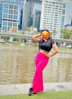 Rashini - puta in Colombo Photo 2 of 7