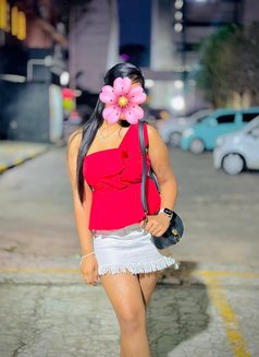 Rashini - puta in Colombo Photo 4 of 7