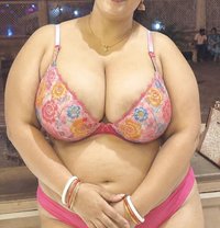 Rashmi Bhabhi - escort in Pune