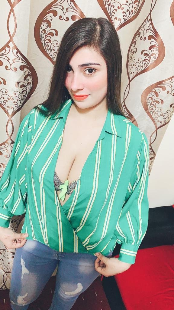 indian chick Busty