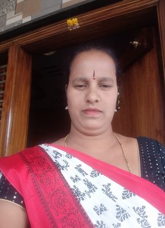 Rashmi - escort in Chennai Photo 2 of 2