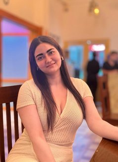 Rashmi - escort in Dubai Photo 5 of 6