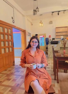 Rashmi - escort in Sharjah Photo 2 of 6