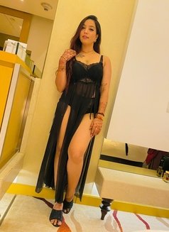 Rashmi - escort in Singapore Photo 2 of 11
