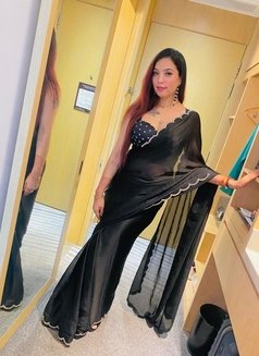 Rashmi - escort in Singapore Photo 10 of 11