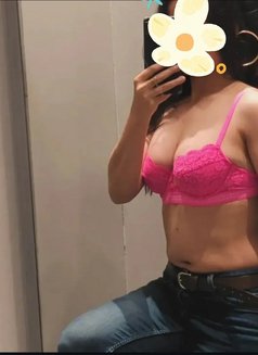 Rashmi,Real meet - escort in Makati City Photo 3 of 5