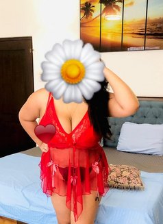 Rashmi frenando Office Girl - puta in Colombo Photo 8 of 8