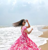 Rashmika - puta in Bangalore