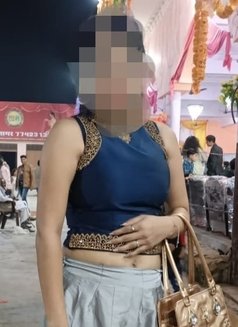 Rashmika's Real meet and cam show - escort in Bangalore Photo 1 of 4