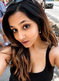 Rashu - escort in Mumbai Photo 1 of 4