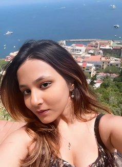 Rashu - escort in Mumbai Photo 2 of 4