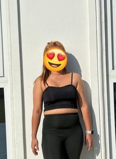 Rasmi Grg - puta in Kathmandu Photo 3 of 4