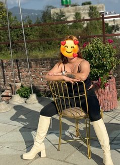 Rasmi Grg - puta in Kathmandu Photo 4 of 4