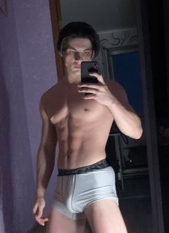 Ratmir - masseur in Dubai Photo 1 of 3