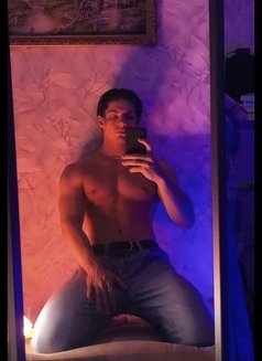 Ratmir - masseur in Dubai Photo 2 of 3