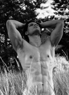 Ratmir - masseur in Dubai Photo 3 of 3